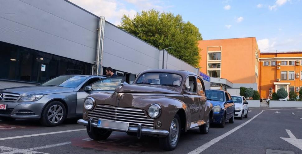 Imagini cu un Peugeot 203 din 1958, care s-a prezentat la RAR Griviţa. "Sunt mai puțin de 5 astfel de exemplare în România" 1095636