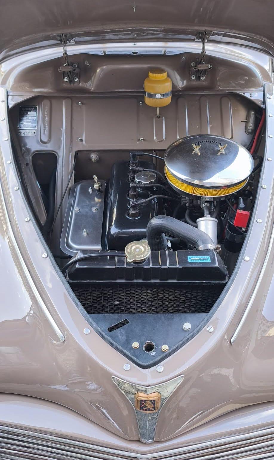 Imagini cu un Peugeot 203 din 1958, care s-a prezentat la RAR Griviţa. "Sunt mai puțin de 5 astfel de exemplare în România" 1095639