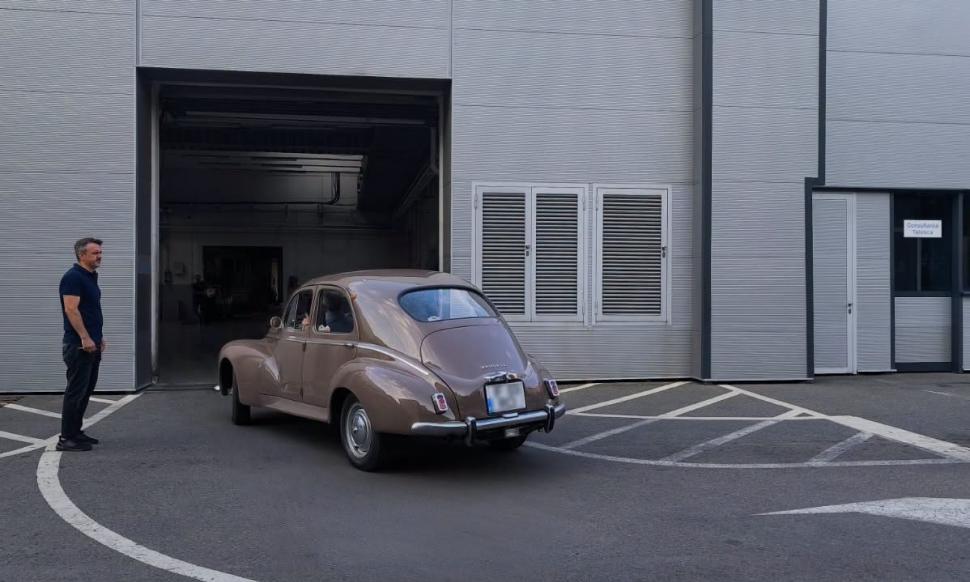 Imagini cu un Peugeot 203 din 1958, care s-a prezentat la RAR Griviţa. "Sunt mai puțin de 5 astfel de exemplare în România" 1095641
