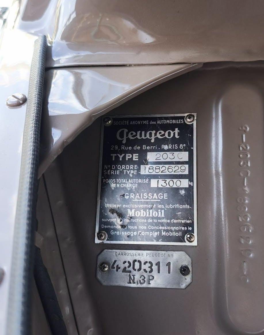 Imagini cu un Peugeot 203 din 1958, care s-a prezentat la RAR Griviţa. "Sunt mai puțin de 5 astfel de exemplare în România" 1095643