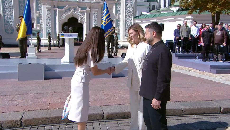 Mirabela Grădinaru a mers la Kiev fără Nicușor Dan. Prima doamnă a fost primită de Zelenski și soția sa 1095623