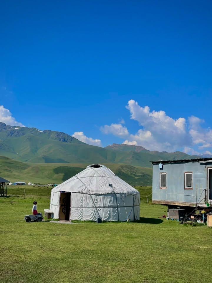 Doi soți din Cluj au plecat cu cei trei copii și câinele în autorulotă, din România până în Asia. „În China, toți se uită uimiți” 1095978