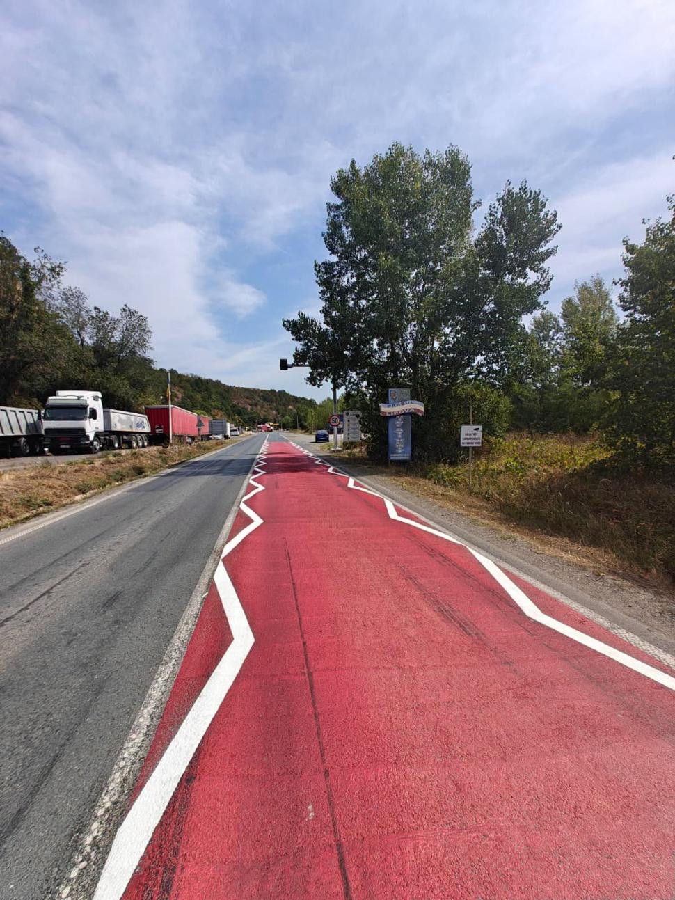 CNAIR a amenajat încă 10 zone cu covor rutier roşu și afișarea electronică a vitezei, cu bani din PNRR. Unde au amplasat sistemele 1096241