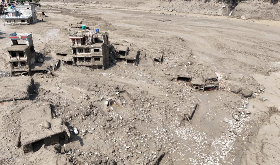 Numărul morților în catastrofa din Nepal a ajuns la 157. Sute de turiști sunt dispăruți. Se caută supraviețuitori cu câini si drone 1096426