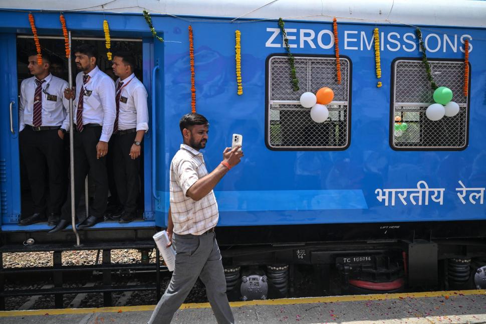 India a lansat cel mai puternic tren pe hidrogen din lume: A parcurs deja 6.000 km și a redus emisiile de carbon cu peste 36.444 kg 1096389