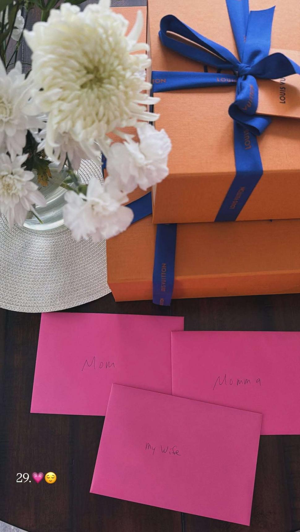 Karoline Leavitt a împlinit 29 de ani și și-a arătat cadourile de lux primite de la soțul de 60 de ani. Americanii au reacționat dur 1096233