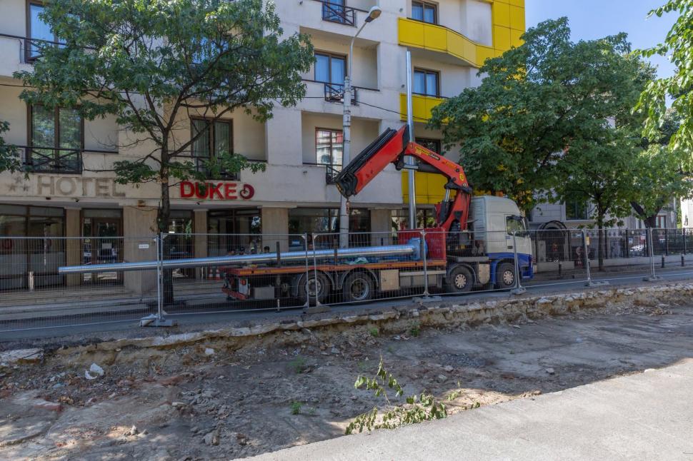 Un șantier din București a fost oprit pentru că muncitorii care săpau la liniile de tramvai au găsit niște ziduri. "Posibile vestigii” 1096580