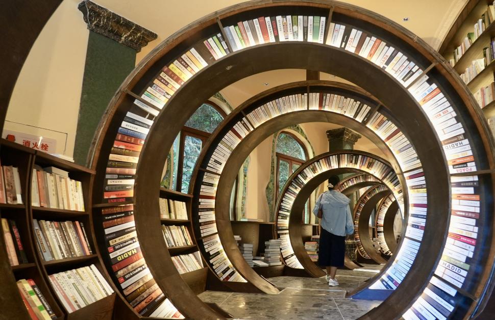 Librăria construită într-o dolină naturală: Tocmai s-a deschis, iar turiștii spun că se simt la „Hogwarts”. Cum arată și unde este 1096680