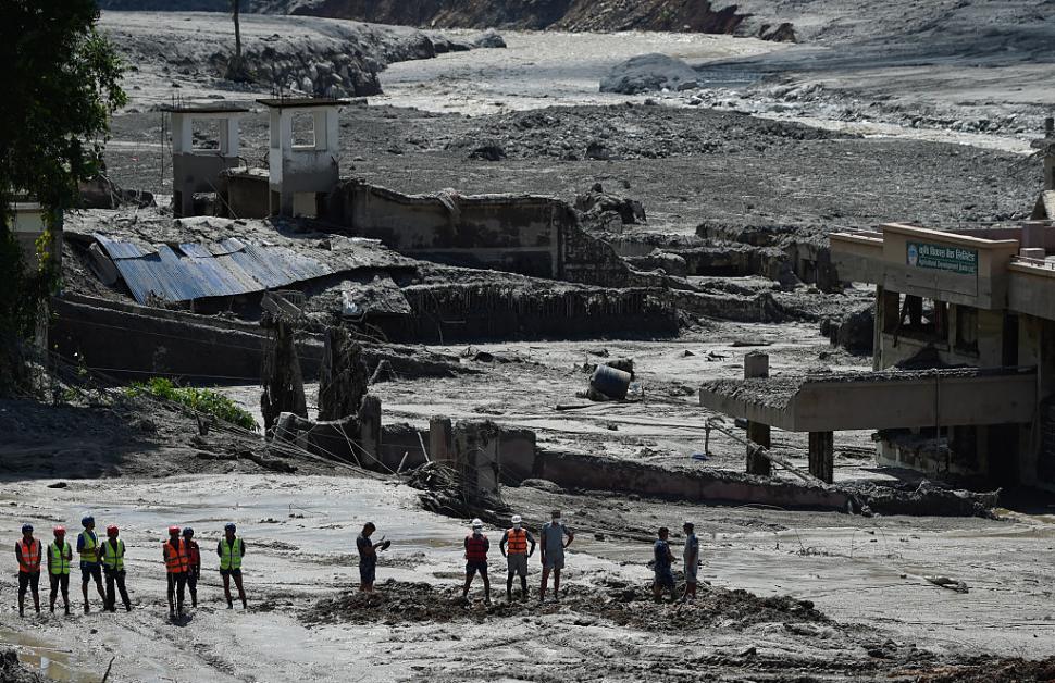 Bilanțul morților din Nepal urcă la 469. China suspendă operațiunile de salvare de teamă că noi inundații s-ar putea produce 1096782