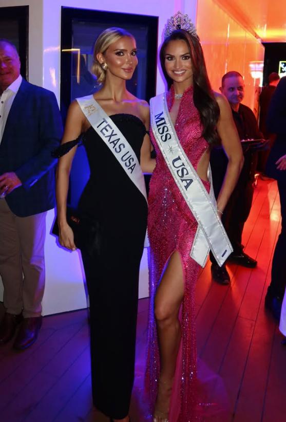 Cine e tânăra de orgine română care reprezintă Texas la Miss SUA. Fotografiile pe care le-a postat din România, acum trei luni 1096820