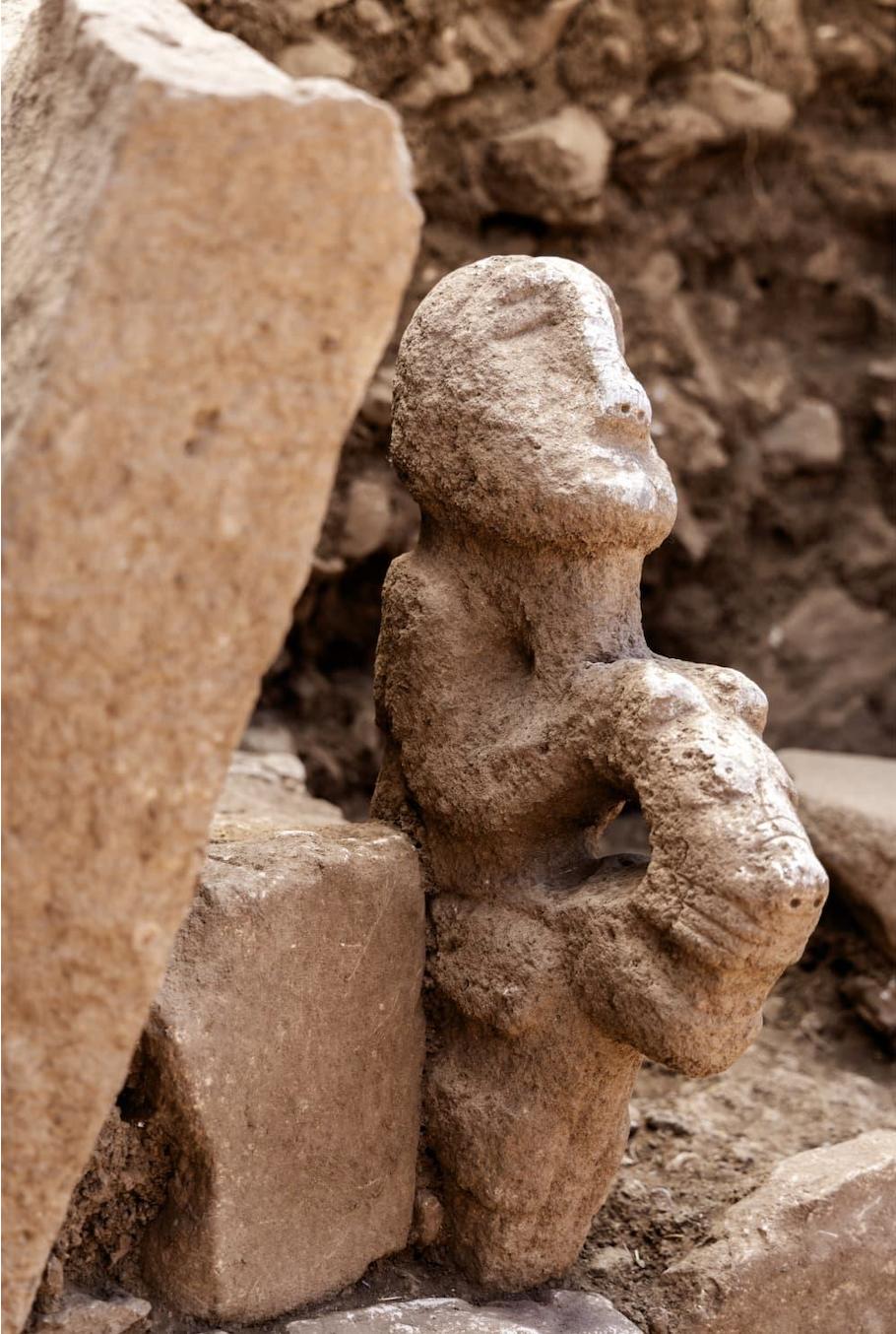 Descoperire arheologică „fără precedent”: O statuie unică, de acum 11.000 de ani, a fost găsită într-una dintre cele mai vechi așezări 1097079