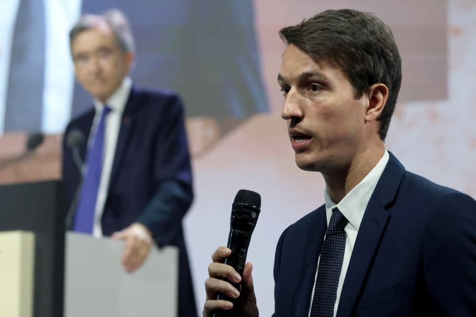 Succesiunea, varianta europeană: Cum a construit un imperiu cel mai bogat om din Franța și cui îl lasă. Cei 5 copii sunt angajații lui 1096920