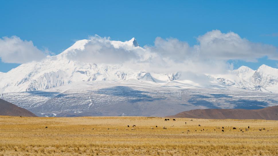 China construiește „Inelul de Aur”. Este o buclă rutieră de peste 25.000 km, cât două treimi din circumferința Pământului 1097176