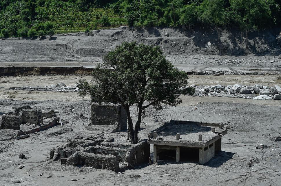 De ce refuză Nepalul ajutorul echipelor străine de salvare. Numărul morților a ajuns la 626, sute de victime nu mai pot fi identificate 1097204