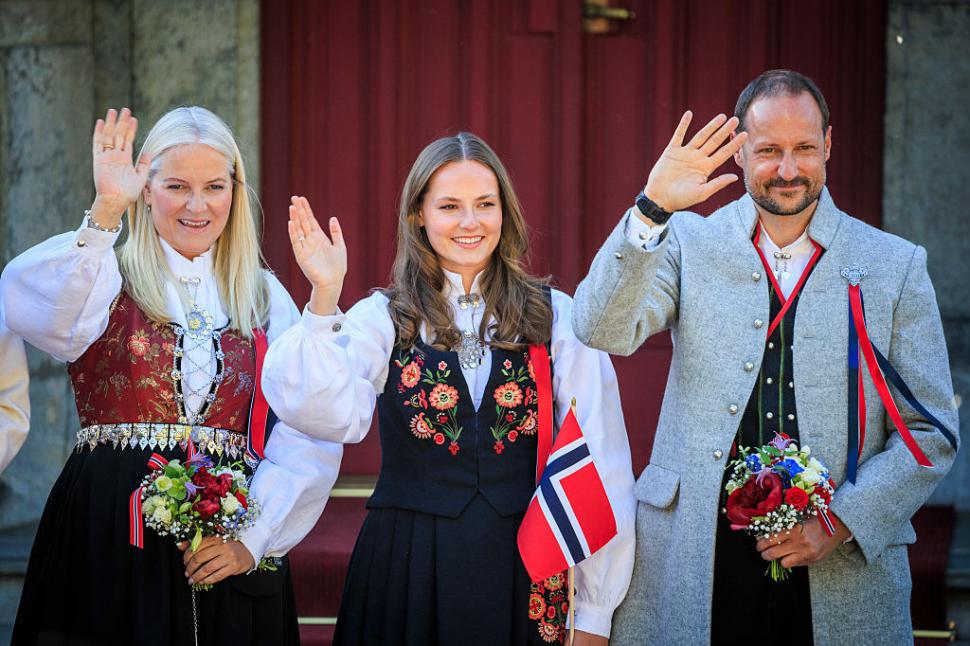 Mette-Marit, noua regină a Norvegiei: de la o viață "nebunatică" la Palatul Regal. Povestea "Cenușăresei" care a ajuns pe tron 1097256