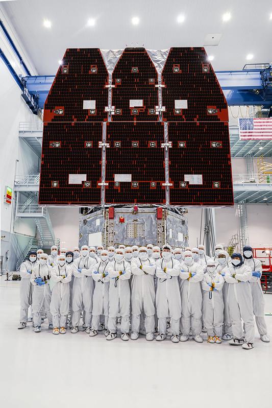 Oglinda unui satelit-spion anulat va ajuta NASA să descopere peste 100.000 de planete şi să studieze energia întunecată 1097353