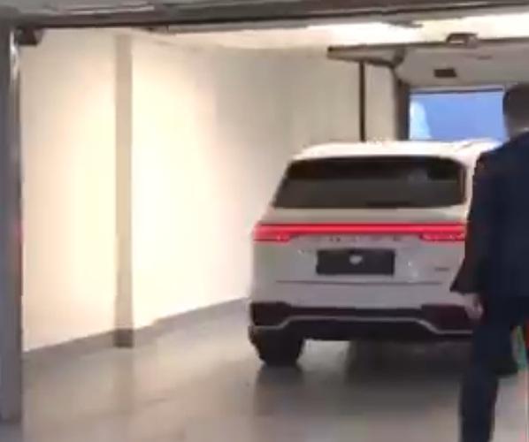 Putin a testat cea mai nouă maşină rusească, fabricată cu tehnologie din China. Cum arată SUV-ul şi reacţia preşedintelui rus 1097291