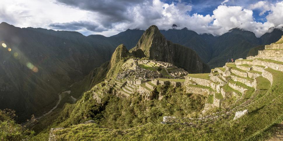 Ascunse în junglă timp de secole, drumuri incaşe au fost descoperite lângă Machu Picchu. Primele imagini surprinse de arheologi  1096480