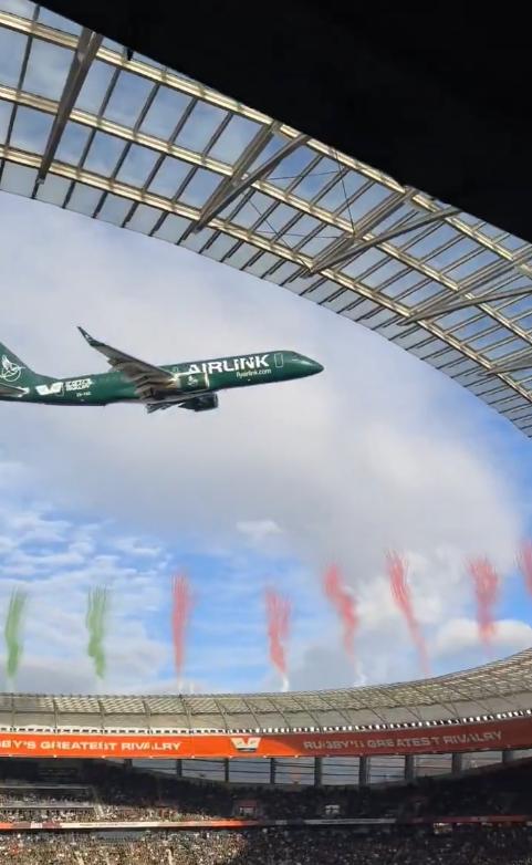 Imagini senzaționale cu două avioane Airlink care trec razant peste stadionul din Cape Town înainte de meciul Springboks 1097436