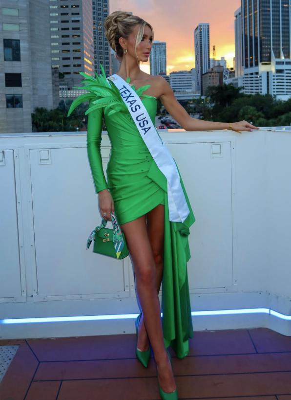 Prima mamă care a devenit Miss USA. În ediţia din acest an a participat şi o tânără de orgine română, care a reprezentat Texas 1097397