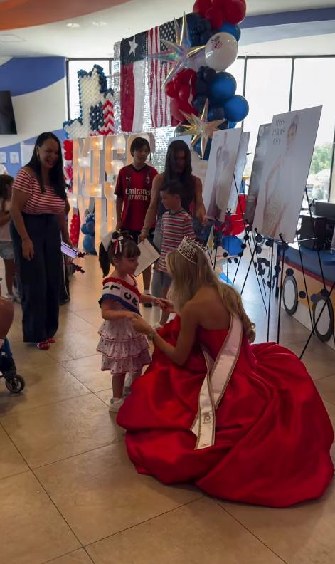 Prima mamă care a devenit Miss USA. În ediţia din acest an a participat şi o tânără de orgine română, care a reprezentat Texas 1097401