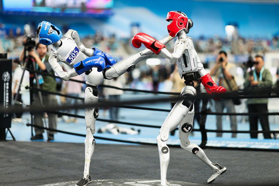 Roboţi mai rapizi decât Usain Bolt, dar care se izbesc de pereţi. Ce a arătat China la Jocurile Roboţilor Umanoizi 1097371