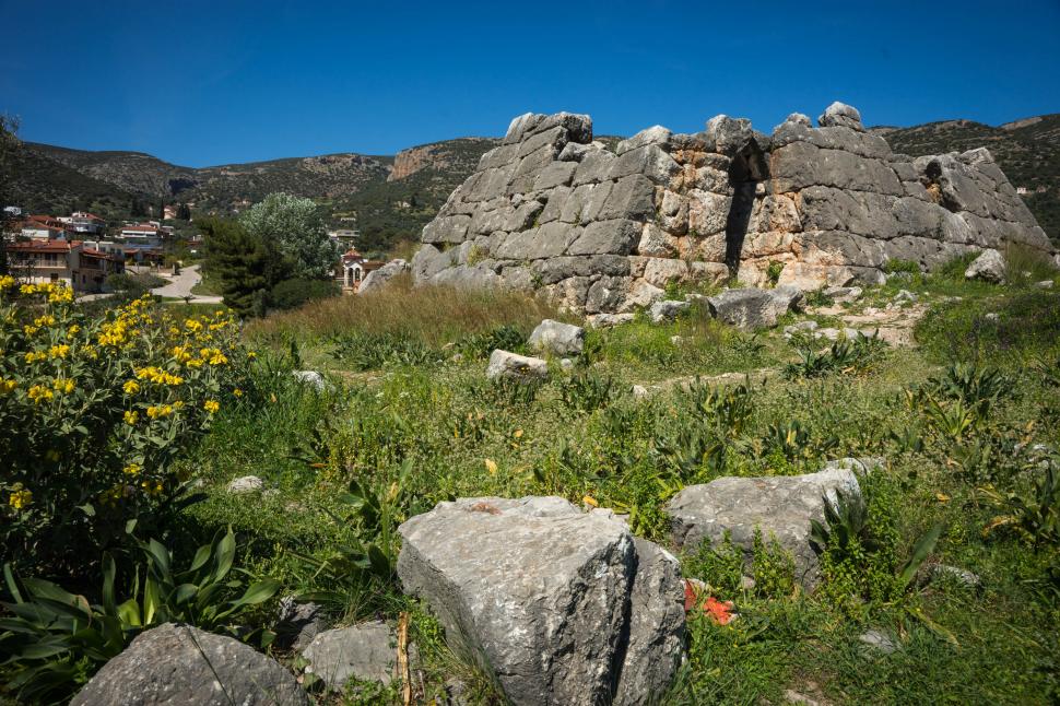 Controversă în Grecia din cauza Piramidei de la Hellinikon. A fost construită înaintea celor din Egipt? Și chiar este o piramidă? 1097695