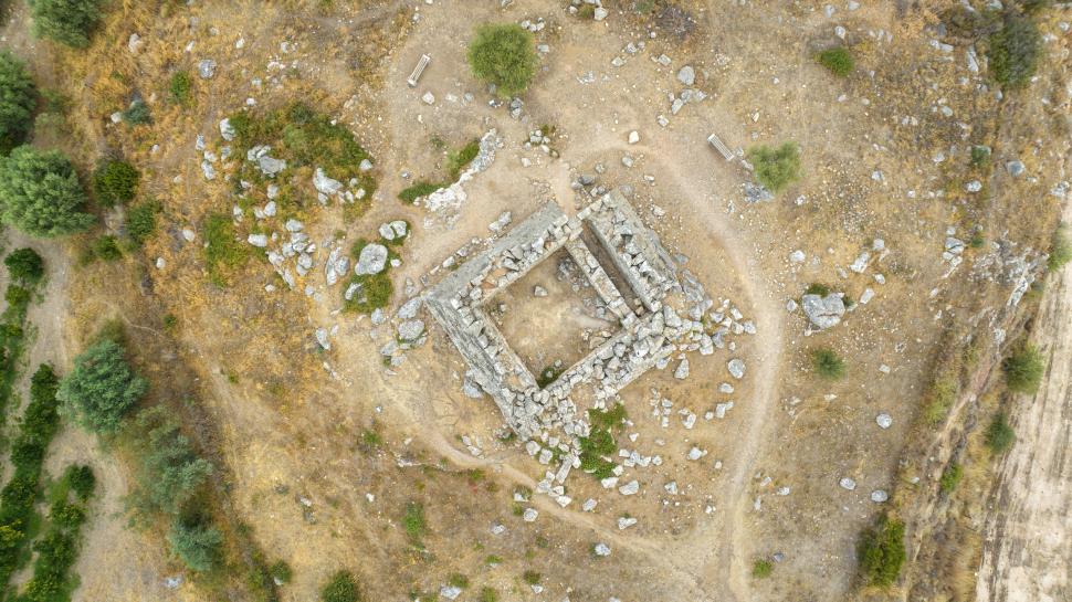 Controversă în Grecia din cauza Piramidei de la Hellinikon. A fost construită înaintea celor din Egipt? Și chiar este o piramidă? 1097697