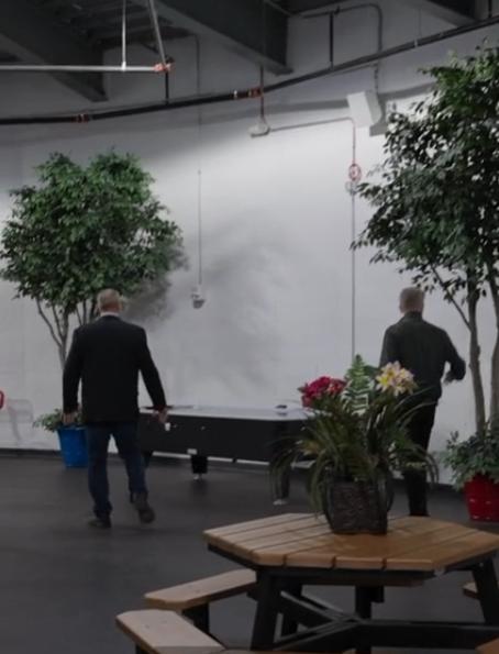 CNN: Cum arată buncărele miliardarilor. Au apartamente de 5 milioane de dolari, piscine și totul este controlat computerizat 1097653