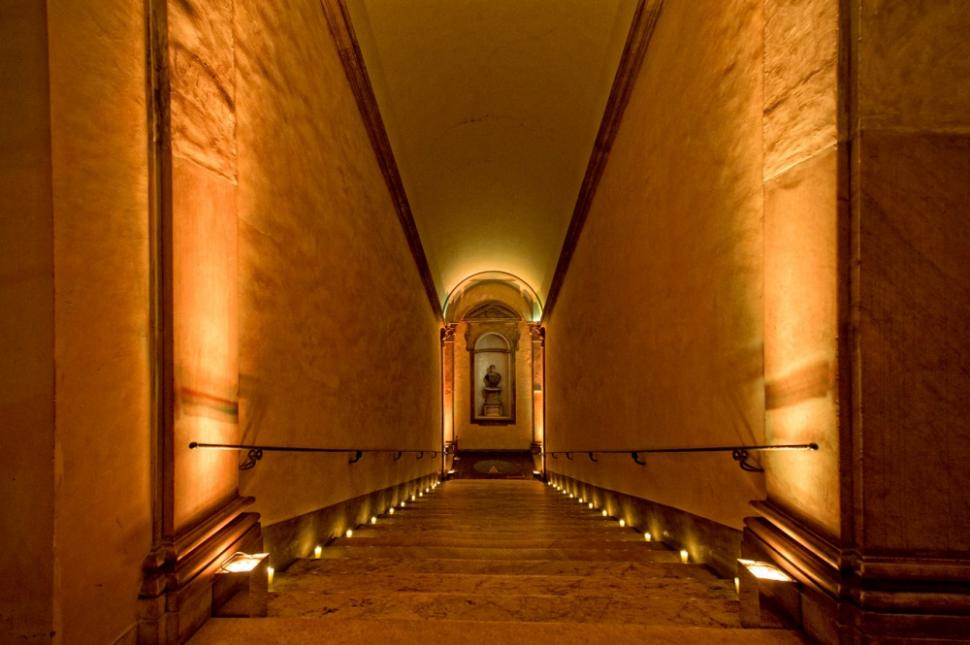 O prințesă italiană își închiriază acum palatul, iar turiștii sunt fascinați de experiență. Cât costă o noapte la Ruspoli Bonaparte 1097629