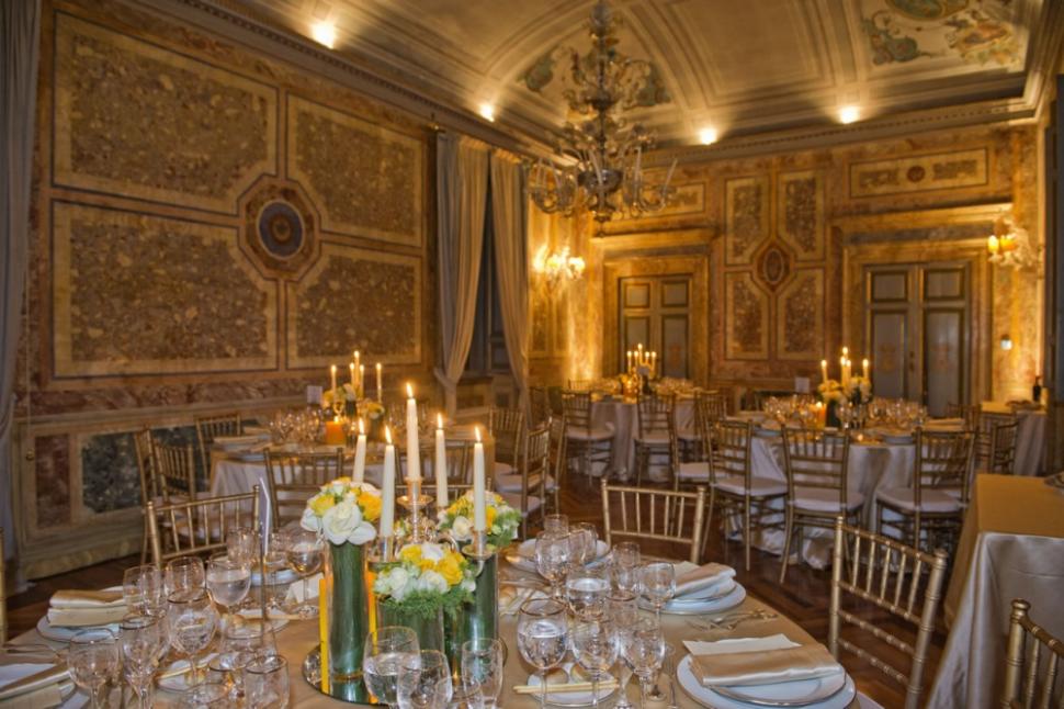 O prințesă italiană își închiriază acum palatul, iar turiștii sunt fascinați de experiență. Cât costă o noapte la Ruspoli Bonaparte 1097632
