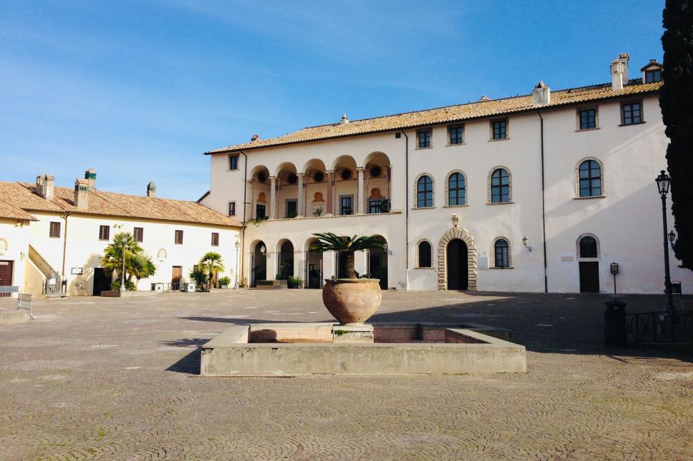 O prințesă italiană își închiriază acum palatul, iar turiștii sunt fascinați de experiență. Cât costă o noapte la Ruspoli Bonaparte 1097662