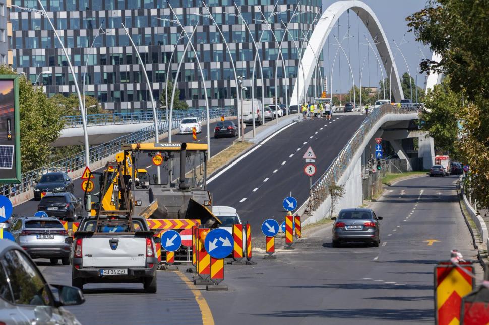 Pasajul Basarab se redeschide complet de săptămâna viitoare. Imagini cu podul din Bucureşti, după ce s-a lucrat la el toată vara 1097775