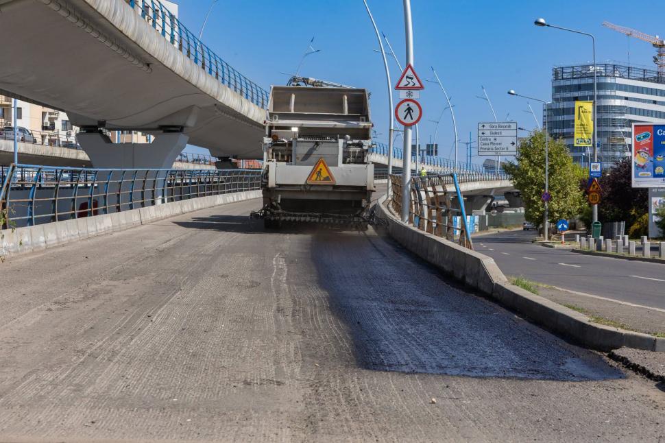 Pasajul Basarab se redeschide complet de săptămâna viitoare. Imagini cu podul din Bucureşti, după ce s-a lucrat la el toată vara 1097778