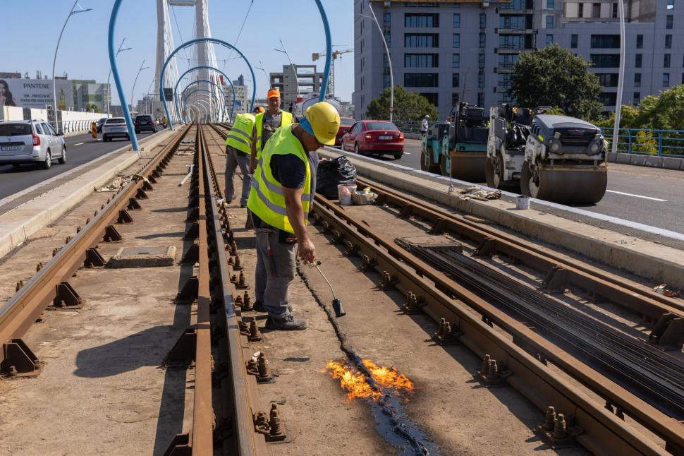 Pasajul Basarab se redeschide complet de săptămâna viitoare. Imagini cu podul din Bucureşti, după ce s-a lucrat la el toată vara 1097779