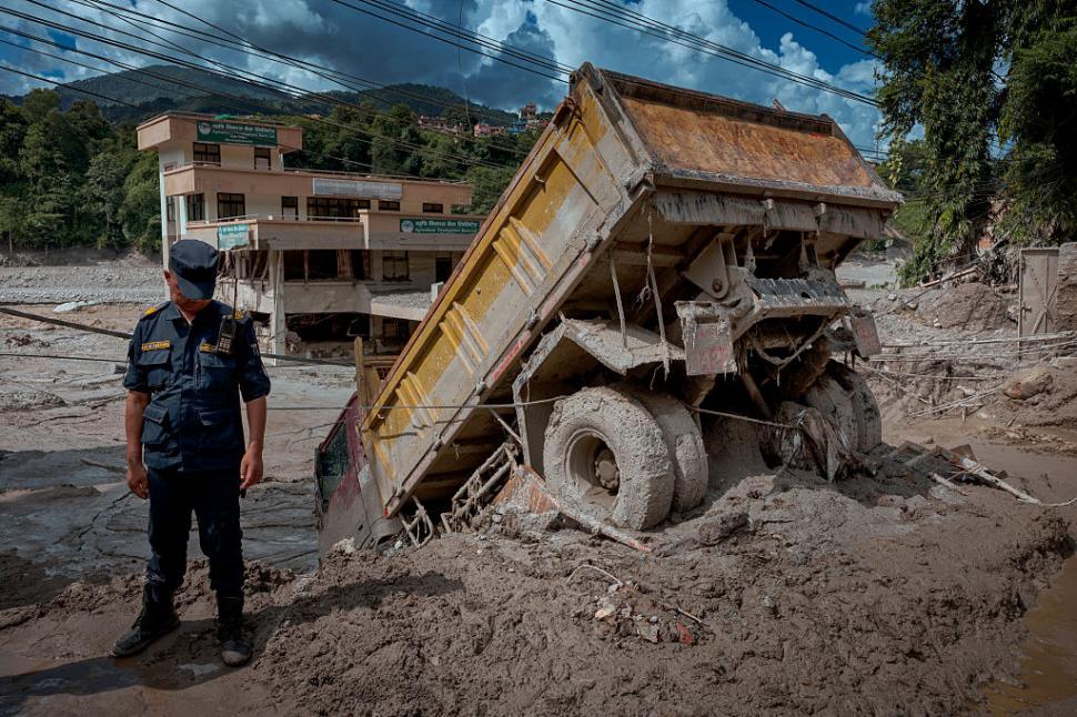 Bilanţul a depășit 1.000 de morţi în Nepal şi China, după viitura devastatoare din Himalaya. Peste 4.400 de persoane sunt dispărute 1097941