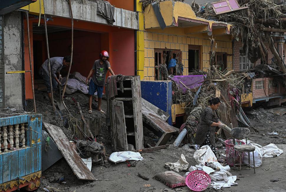 Bilanţul a depășit 1.000 de morţi în Nepal şi China, după viitura devastatoare din Himalaya. Peste 4.400 de persoane sunt dispărute 1097942