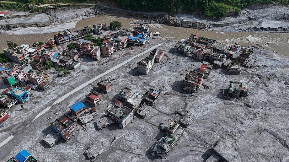 Bilanţul a depășit 1.000 de morţi în Nepal şi China, după viitura devastatoare din Himalaya. Peste 4.400 de persoane sunt dispărute 1097943