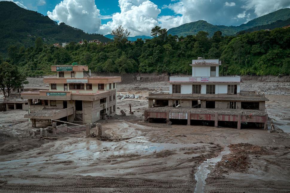 Bilanţul a depășit 1.000 de morţi în Nepal şi China, după viitura devastatoare din Himalaya. Peste 4.400 de persoane sunt dispărute 1097946