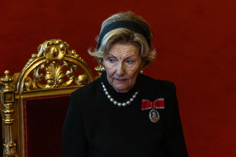 Noul rege al Norvegiei, Haakon, a depus jurământul în absența reginei Mette-Marit. Lângă tron a avut-o pe fiica lui, prințesa Ingrid 1098184