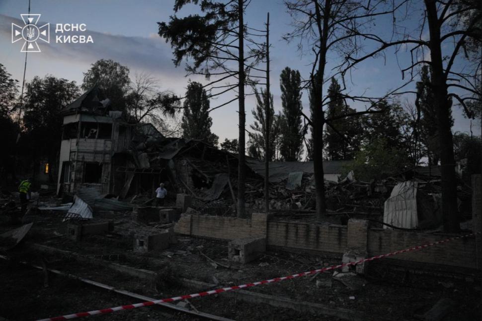 Rușii au atacat masiv cu drone Kievul, 12 oameni au fost uciși. O rachetă balistică a lovit un depozit al Căilor Ferate din Ucraina 1097928