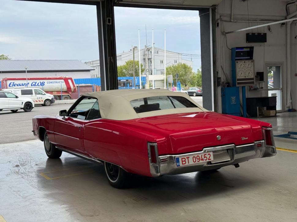 O mașină legendară și spectaculoasă a ajuns la RAR, în Botoșani; „Așa arăta luxul în industria auto americană” 1098369