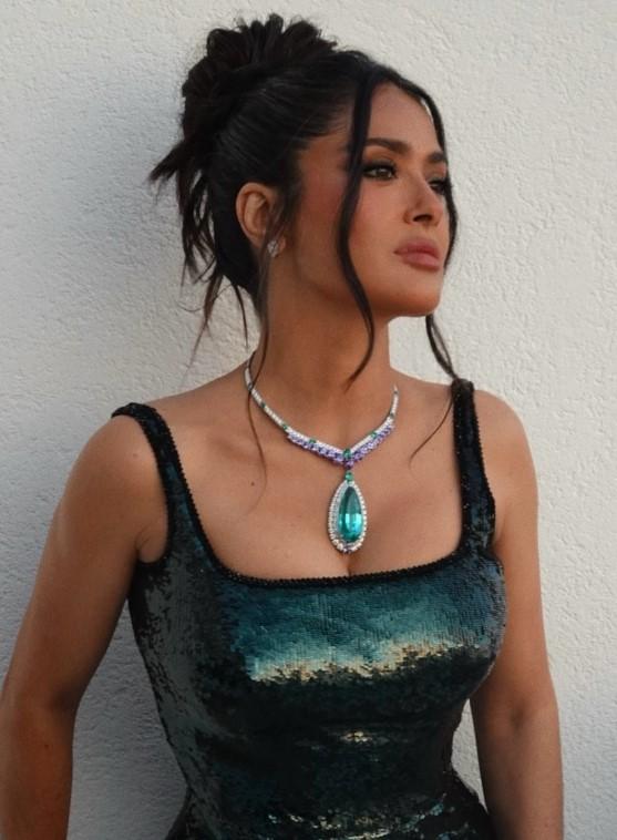 Salma Hayek a împlinit 60 de ani și arată senzațional. Viața și cariera celei mai cunoscute actrițe latino de la Hollywood 1098544