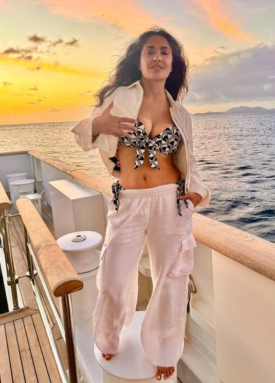 Salma Hayek a împlinit 60 de ani și arată senzațional. Viața și cariera celei mai cunoscute actrițe latino de la Hollywood 1098546