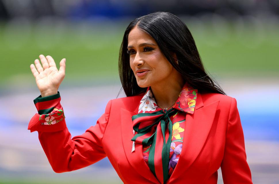 Salma Hayek a împlinit 60 de ani și arată senzațional. Viața și cariera celei mai cunoscute actrițe latino de la Hollywood 1098554