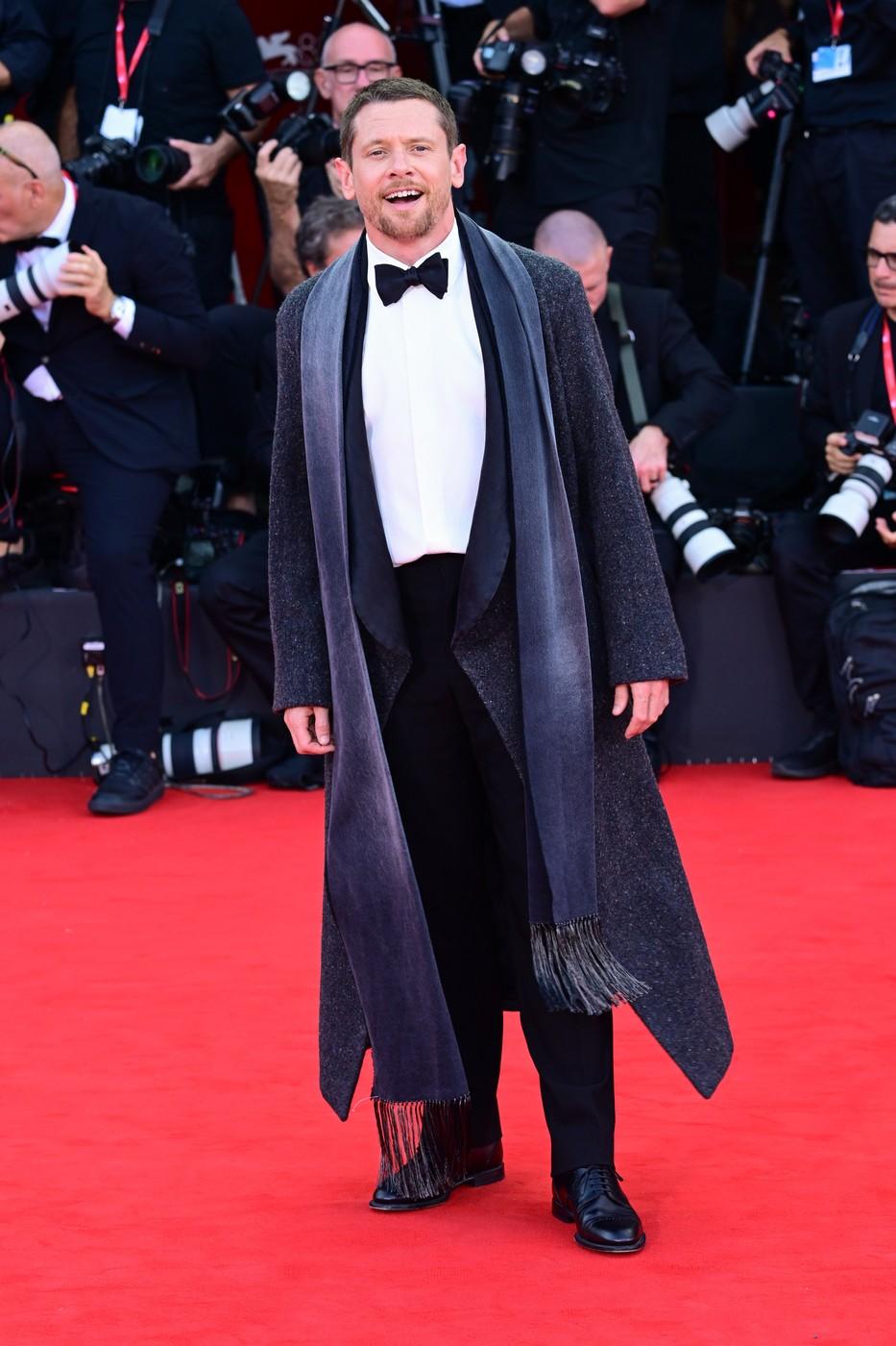 Cele mai elegante apariții pe covorul roșu la Festivalul de Film de la Veneția. Amal Clooney și Alessandra Ambrosio au pariat pe negru 1098795