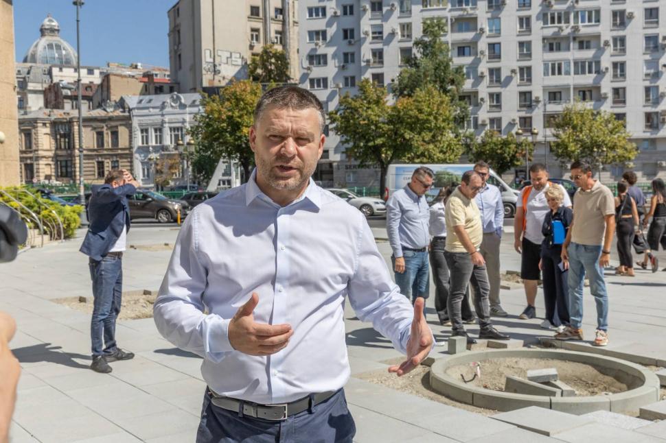 Bulevardul Unirii din București intră în șantier. Ciucu: „Nu mai putem continua cu trotuarele pline de mașini”. Când încep lucrările 1099322