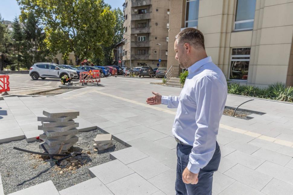 Bulevardul Unirii din București intră în șantier. Ciucu: „Nu mai putem continua cu trotuarele pline de mașini”. Când încep lucrările 1099330