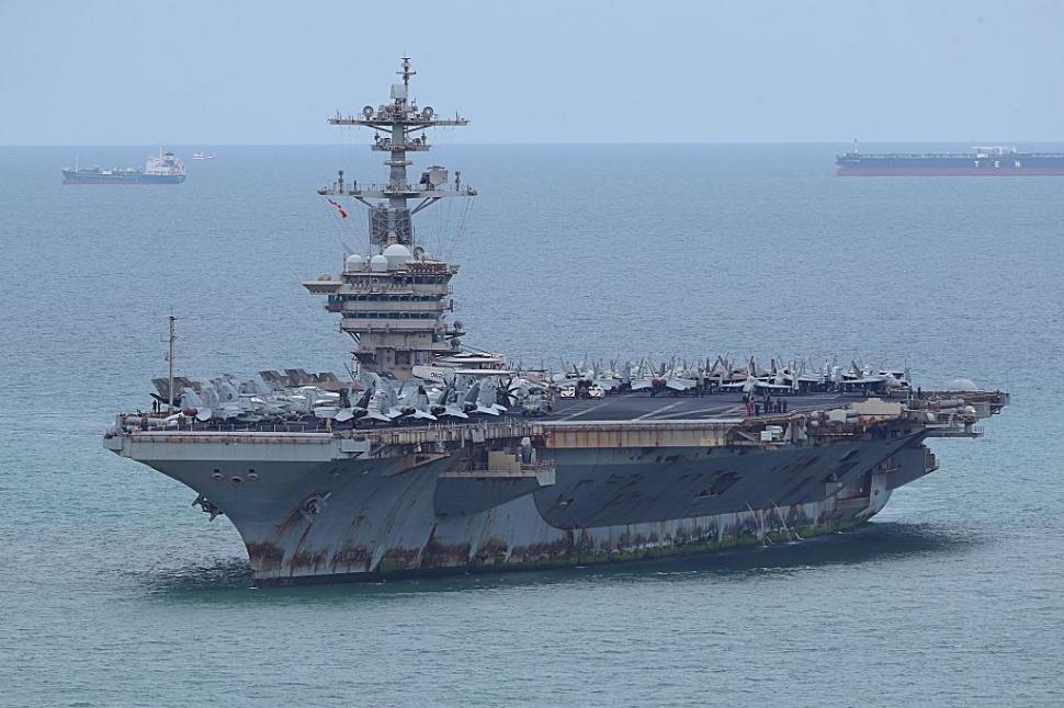 La cinci zile după ce a ajuns în Thailanda, portavionul USS Abraham Lincoln a părăsit portul de lângă Pattaya, cu destinaţia San Diego 1099567