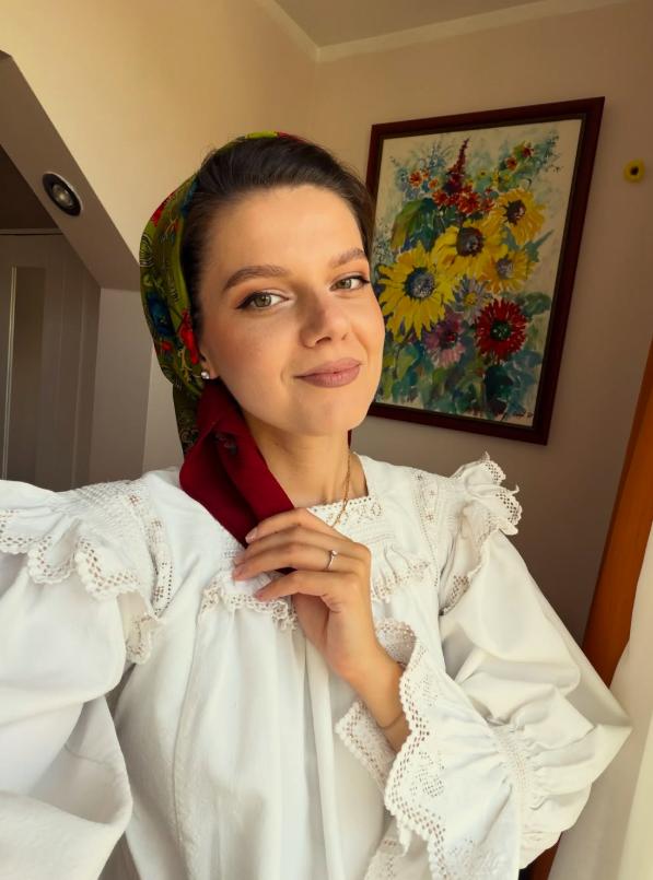 Alexandru Nazare se căsătorește în weekend. Mireasa are 30 de ani și este o cântăreață de muzică populară apreciată în Maramureș 1099745